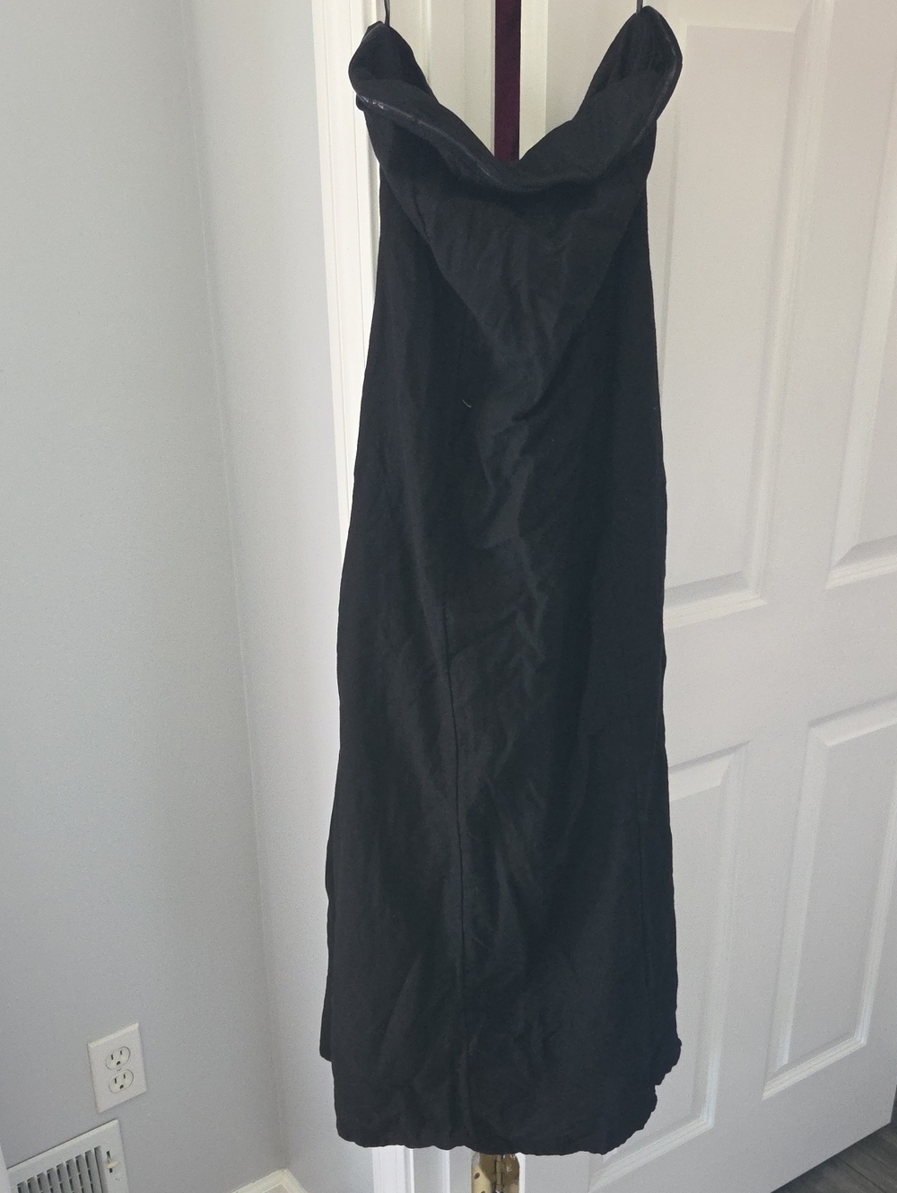 Strapless Black Midi Dress — Timeless Evening Silhouette